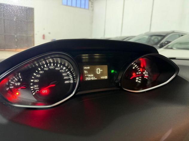 PEUGEOT - 308 - BlueHDi 120 S&S SW GT Line - Foto 10