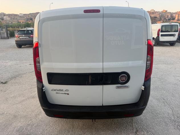 Fiat Doblo Dobl1.3 MJT 80cv Cargo Lamierato 2017 - Foto 7
