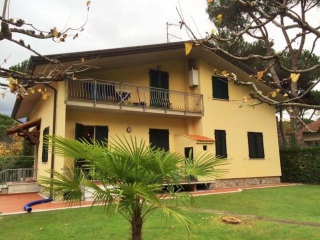 Villa in vendita a Poveromo - Massa 250 mq Rif: 909086