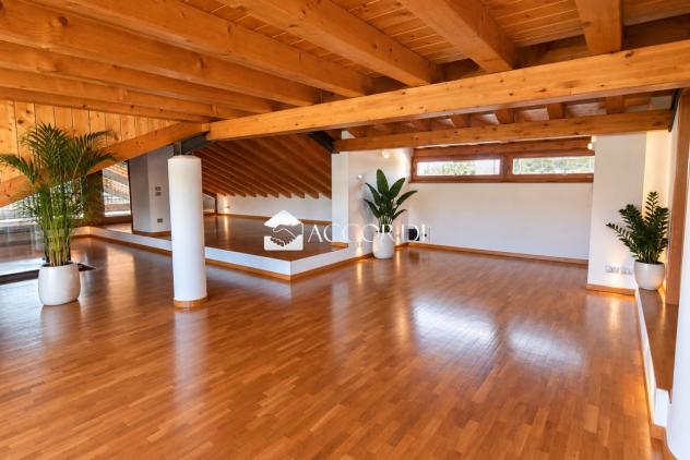 VILLA di 11 vani e di 505 mq (MONTEBELLUNA) rif. PE25 - Foto 20