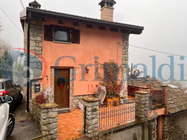 Casa indipendente di 122 m² con 5 locali e posto auto in vendita a Colli Verdi