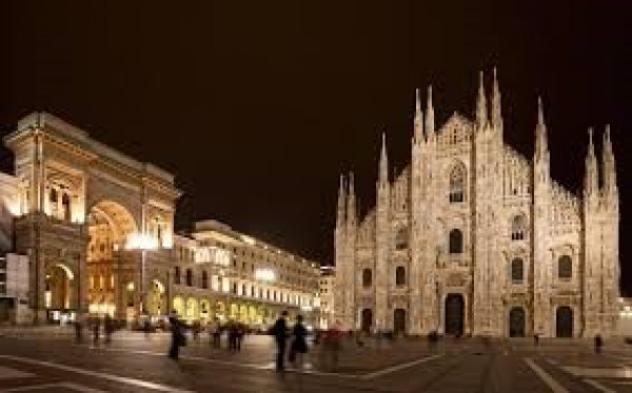 Palazzo / Stabile di 1200 m² con più di 5 locali in vendita a Milano