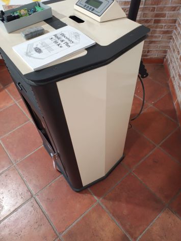 Stufa a pellet Sideros 10kw, usata pochissimo, perfetta in tutte le sue parti, - Foto 3