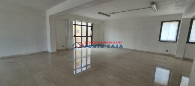 PIAZZA POMPIERI - N. 2 locali al 2° e 3° p. c/a - 300mq ca. cad. - vano unico open space. Posizione centrale, ottimo contesto. Euro 2.000 cad. CL GI - Foto 9