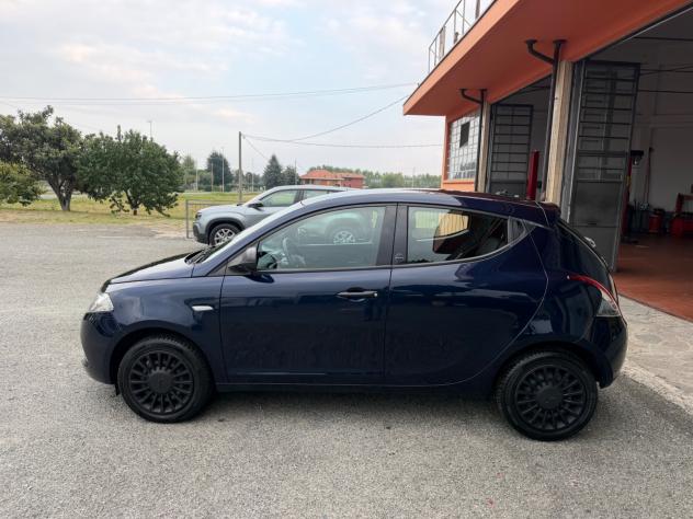 Lancia Ypsilon 1.0 Hybrid Ecochic Silver - Foto 9