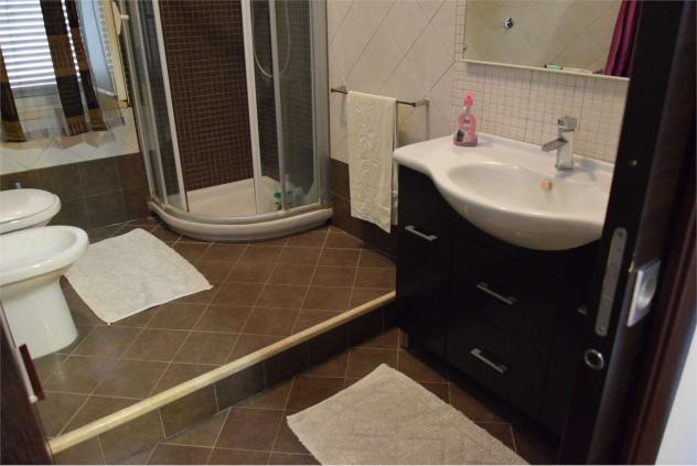 V001842 - VILLA DA 140 MQ 40 MQ VERANDA 2300 MQ GIARDINO - Foto 15