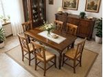 Sedia classica da cucina in legno seduta in paglia