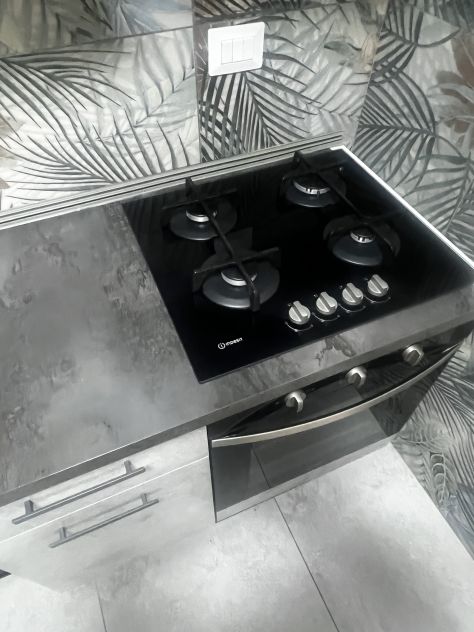 Cucina Monoblocco Effetto Cemento