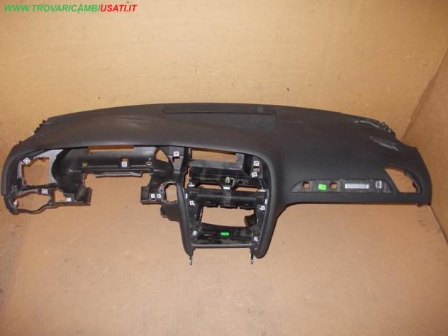 CRUSCOTTO NERO AUDI A4 (8K) 4 porte  Carrozzeria  Allestimenti interni  Cruscotto strumenti   AUDI - A4 4 porte - 01-12-2011 - 01-10-2015, AUDI - A4 A