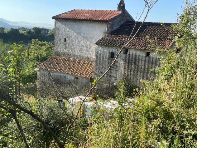 1946/TEANO Rustico/casale di mq 110 su due livelli a San Marco di Teano con 5.000 mq di terreno circostante. - Foto 8