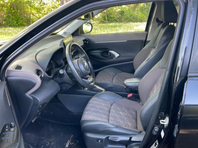 Toyota Yaris Cross 1.5H (116 CV) E-CVT Lounge - Foto 9