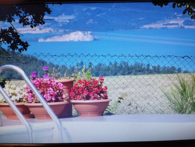 VILLA DIVISA IN DUE UNITA' VISTA LAGO BOLSENA - Foto 5