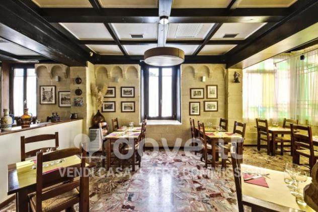 Casa indipendente di 200 m² con 3 locali e box auto in vendita a Sumirago - Foto 3
