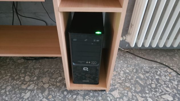 PC HP-Compaq AMD Athlon 2.7 GHz 4GB ram con Windows 7 Home premium a 64 Bit.