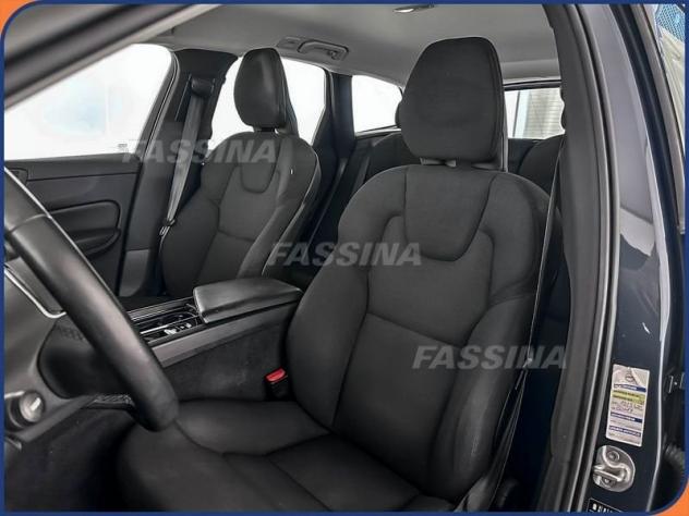 Volvo XC60 B4 D automatico Momentum Pro - Foto 8