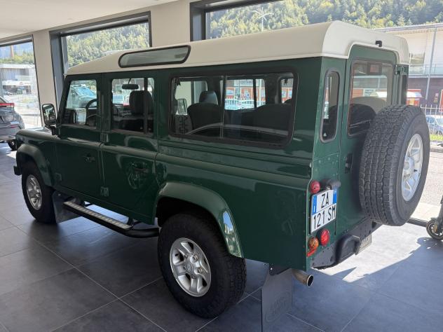 Land Rover Defender Defender 110 2.5 td5 SE SW | 9 POSTI AUTOVETTURA - Foto 3