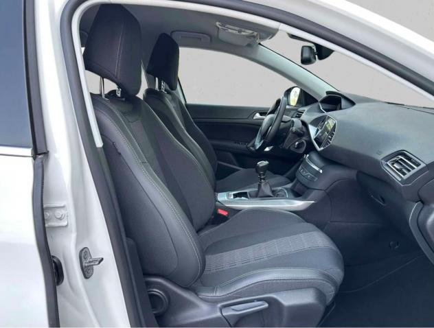 Peugeot 308 Berlina 5p. 1.5 bluehdi 131CV Allure - Foto 8