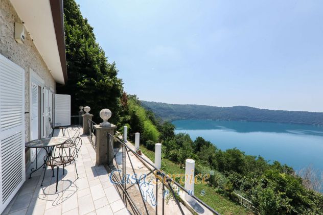 Splendida villa con vista sul lago a Castel Gandolfo - Foto 10