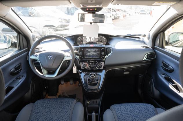 Lancia Ypsilon 1.2 69 CV 5 porte GPL Silver - Foto 9
