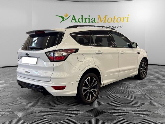 Ford Kuga 1.5 TDCi 120CV S&S 2WD ST-Line - Foto 5
