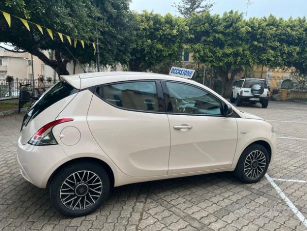 Lancia Ypsilon 1.2 69 CV 5 porte S&S Platinum CV 6 - Foto 4