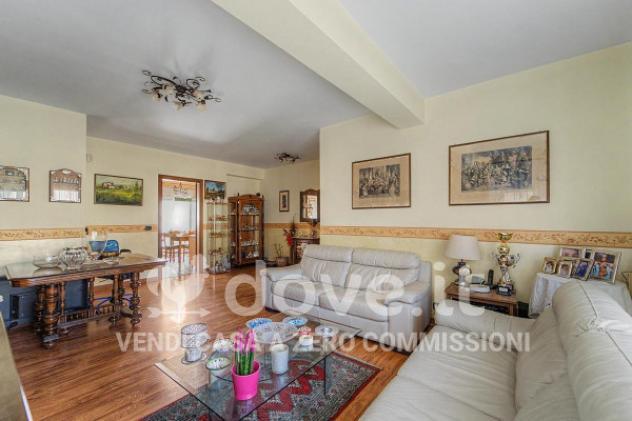 Appartamento di 142 m² con 4 locali e box auto in vendita a Catania