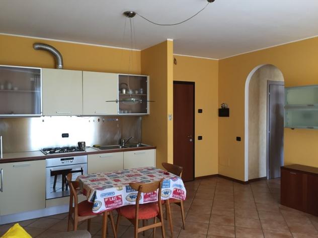 GAVIRATE bilocale con terrazzo vista lago - Foto 4