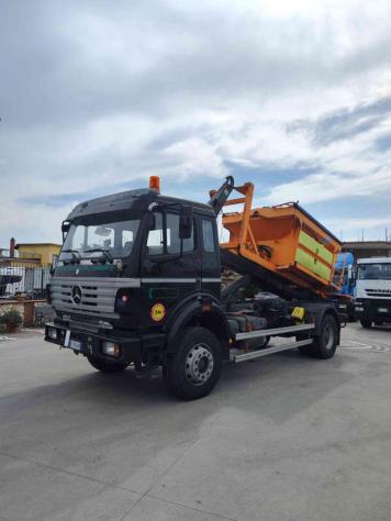 MERCEDES-BENZ 18-24 4x4 scarrabile e spargisale rif. 24032085