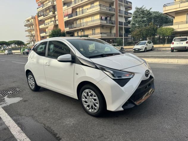 Toyota Aygo Connect 1.0 VVT-i 72 CV 5 porte x-play MMT led navi kamera - Foto 2