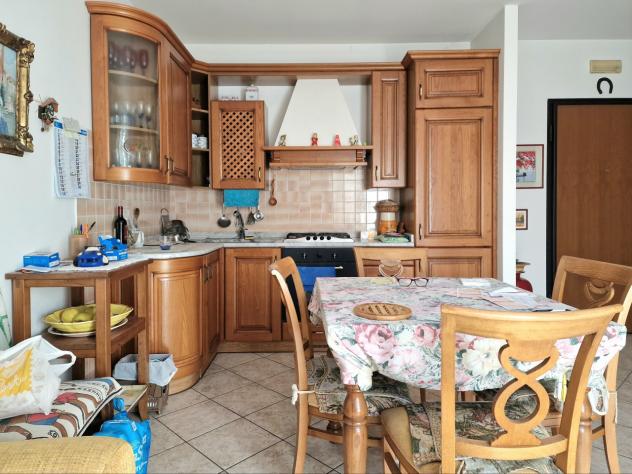 MARINA DI MASSA, centro e a pochi passi dal mare, appartamento posto al piano primo di un piccolo e recente fabbricato, si compone internamente di lum - Foto 5