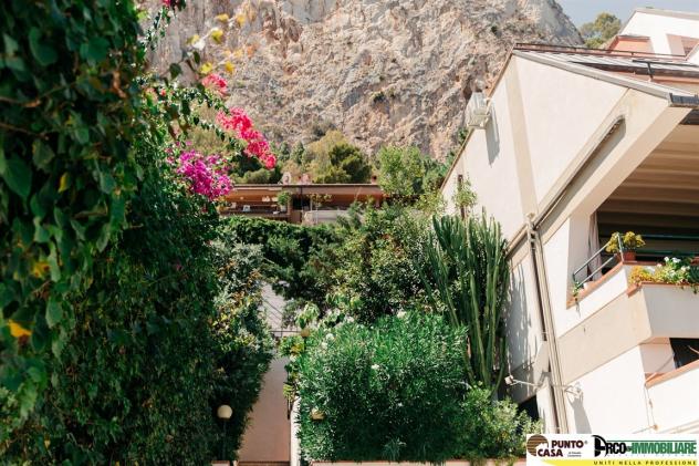 COMODO BIVANI CON AMPIA TERRAZZA IN AFFITTO TRANSITORIO - Foto 16