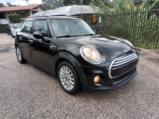 MINI Cooper D 1500 5 PORTE 116CV AUTOM. PDC "16 CLIMAUTO ITALIA rif. 24230410 - Foto 2