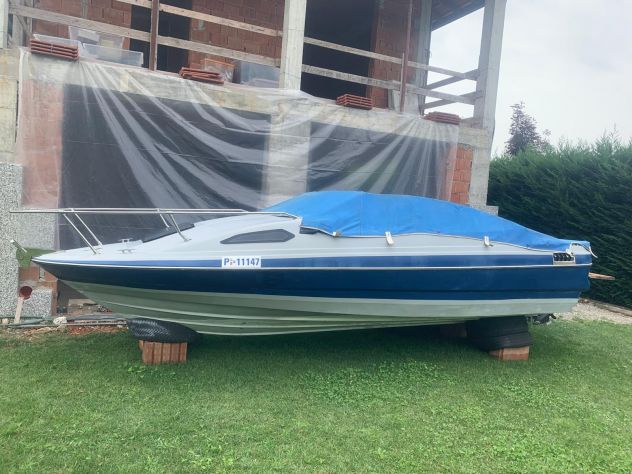 Motoscafo cabinato 5,8 m con prendisole e cabina - ideale lago e mare - Foto 6