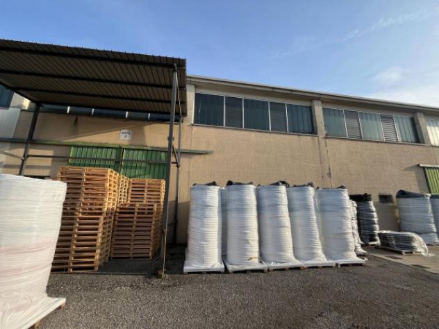 Immobile di 1350 m² con 3 locali in affitto a Paderno Franciacorta - Foto 3