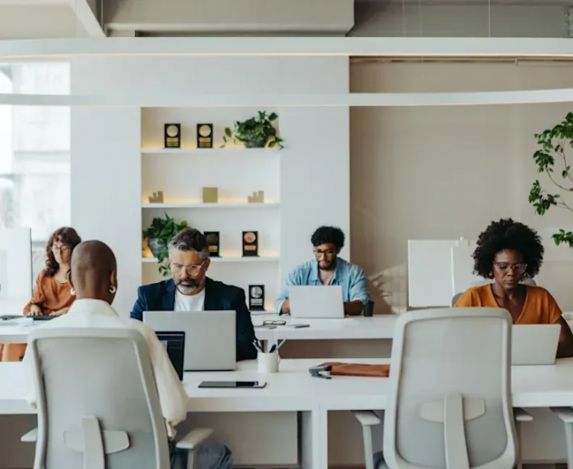 Uffici privati, postazioni di coworking, sale riunioni e uffici virtuali. - Foto 3