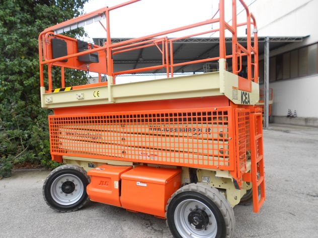 PIATTAFORMA VERTICALE JLG - Foto 2