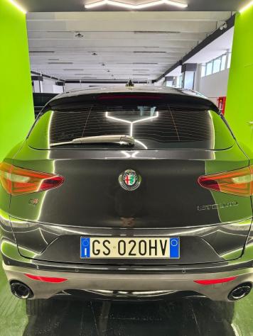 Alfa Romeo Stelvio 2.2 Turbodiesel 180 CV AT8 RWD Executive - Foto 8