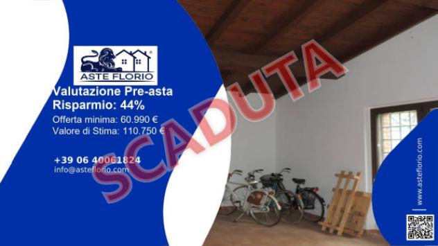 Immobile in asta di 210 m², box auto in vendita a Gambarana