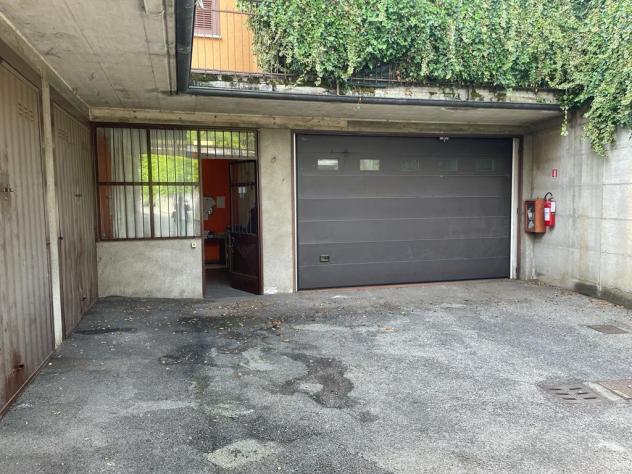 VA98 - ampio laboratorio con magazzino ed ampio posteggio riservato per 5 auto - Foto 2