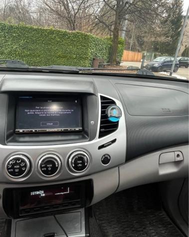 Mitsubishi L200 2.5 DI-D/178CV DC Intense Plus DPF - Foto 6