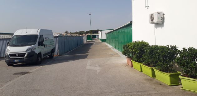 AFFITTASI BOX USO DEPOSITO MOBILI O VARIO CUSTODITO E VIGILATO - Foto 4