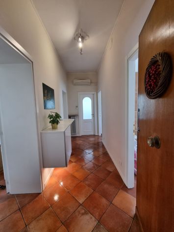 STANZA USO SINGOLO SOLO DONNE DAL 1LUGLIO 2026 CONTRATTO ANNUALE - Foto 4