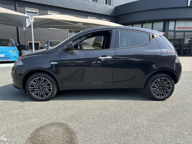 Lancia Ypsilon 1.0 FireFly 70cv Hybrid Silver - Foto 4