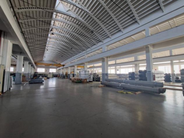 Immobile di 13920 m² con più di 5 locali in affitto a Abbiategrasso - Foto 16