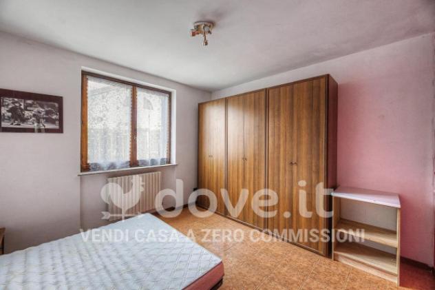 Villa di 300 m² con più di 5 locali e box auto in vendita a Ferno - Foto 18