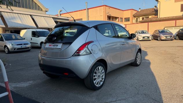 Lancia Ypsilon 1.2 69 CV - Foto 6
