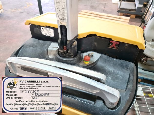 transpallet elettrico con pedana Cat usato - Foto 3