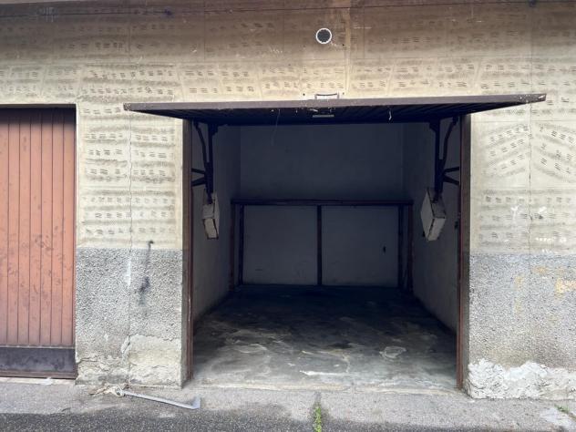 Adiacenze Via Chiesa della Salute, affittasi box auto singolo - Foto 4