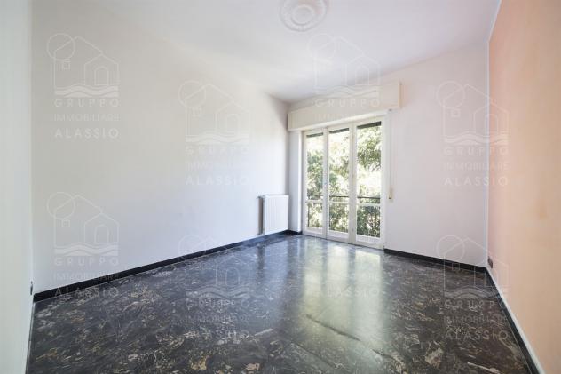Luminoso appartamento con vista mare, due balconi e possibilità box - Foto 6