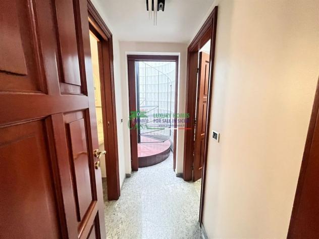 Rif:2746 - Locale su due livelli con terrazzino – Soluzione versatile per ufficio, studio o futura trasformazione, Comiso - Foto 5